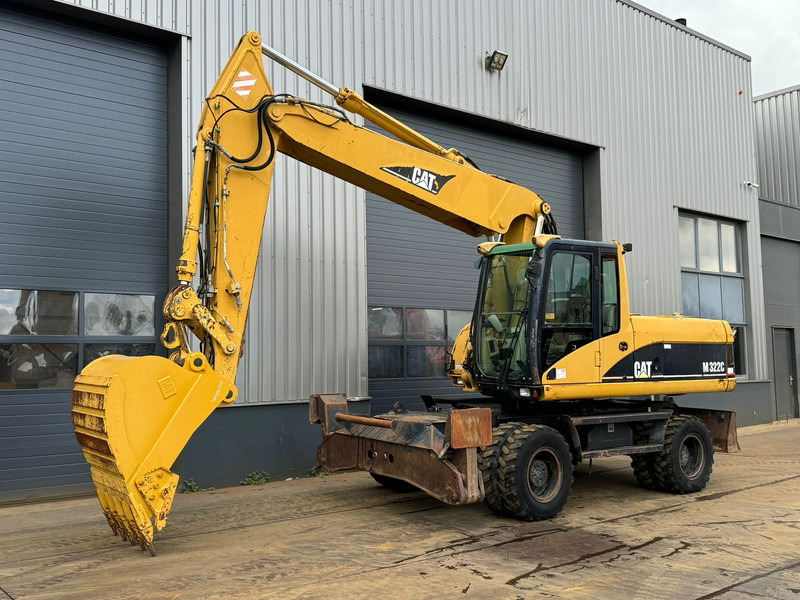 Caterpillar M322C - Hydraulic stabilizers / VA Triple boom / CE-certified, - Ratastel ekskavaator: pilt 4 Caterpillar M322C - Hydraulic stabilizers / VA Triple boom / CE-certified, - Ratastel ekskavaator: pilt 4