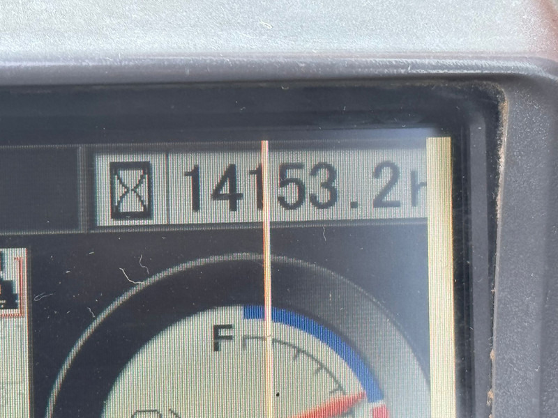 Lintekskavaator Hitachi ZX210LC-3: pilt 13