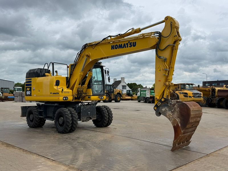 Ratastel ekskavaator Komatsu PW180-11: pilt 7