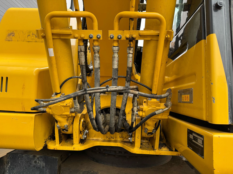 Ratastel ekskavaator Komatsu PW180-11: pilt 15