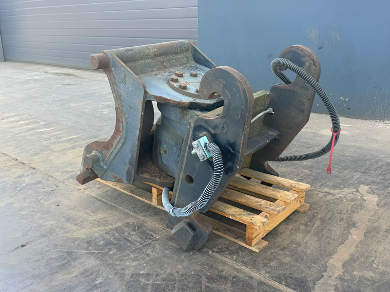 Tilting Quick Coupler CW30 - Vints: pilt 1 Tilting Quick Coupler CW30 - Vints: pilt 1