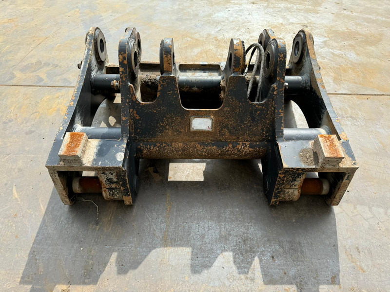 Pladdet Pladdet Quickcoupler Cat 980M SWLUNDBL150 - Varuosa: pilt 1 Pladdet Pladdet Quickcoupler Cat 980M SWLUNDBL150 - Varuosa: pilt 1