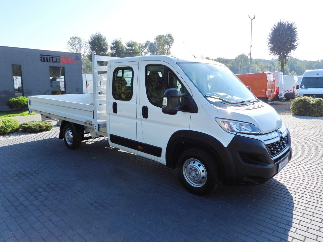 CITROEN JUMPER STAKE BODY DOUBLE CABIN DOKA 7 SEATS PNEUMATICS AIR CONDITIONING 140HP - Meeskonnaauto: pilt 4 CITROEN JUMPER STAKE BODY DOUBLE CABIN DOKA 7 SEATS PNEUMATICS AIR CONDITIONING 140HP - Meeskonnaauto: pilt 4