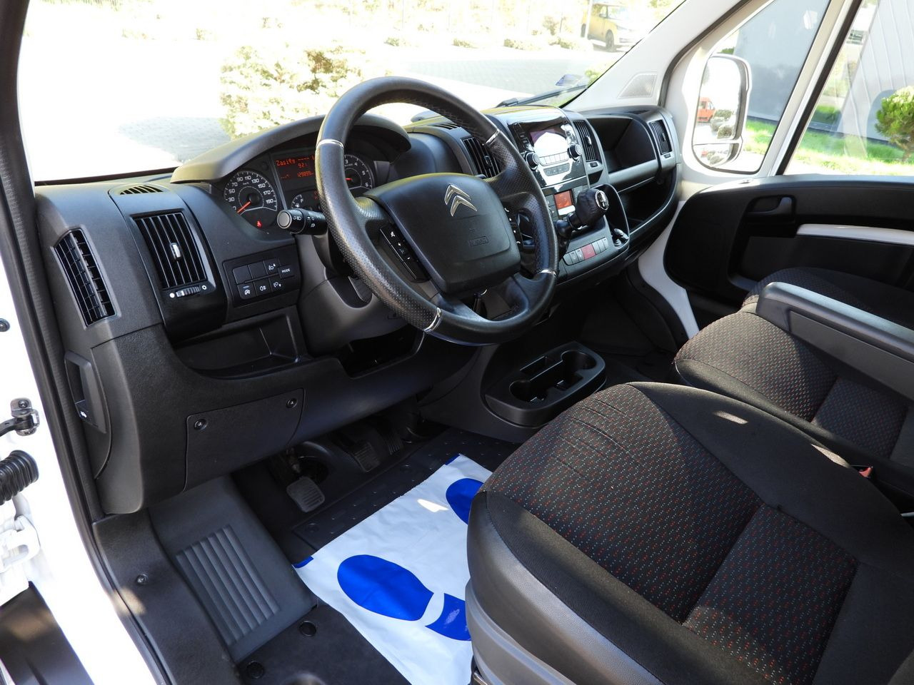 CITROEN JUMPER STAKE BODY DOUBLE CABIN DOKA 7 SEATS PNEUMATICS AIR CONDITIONING 140HP - Meeskonnaauto: pilt 2 CITROEN JUMPER STAKE BODY DOUBLE CABIN DOKA 7 SEATS PNEUMATICS AIR CONDITIONING 140HP - Meeskonnaauto: pilt 2