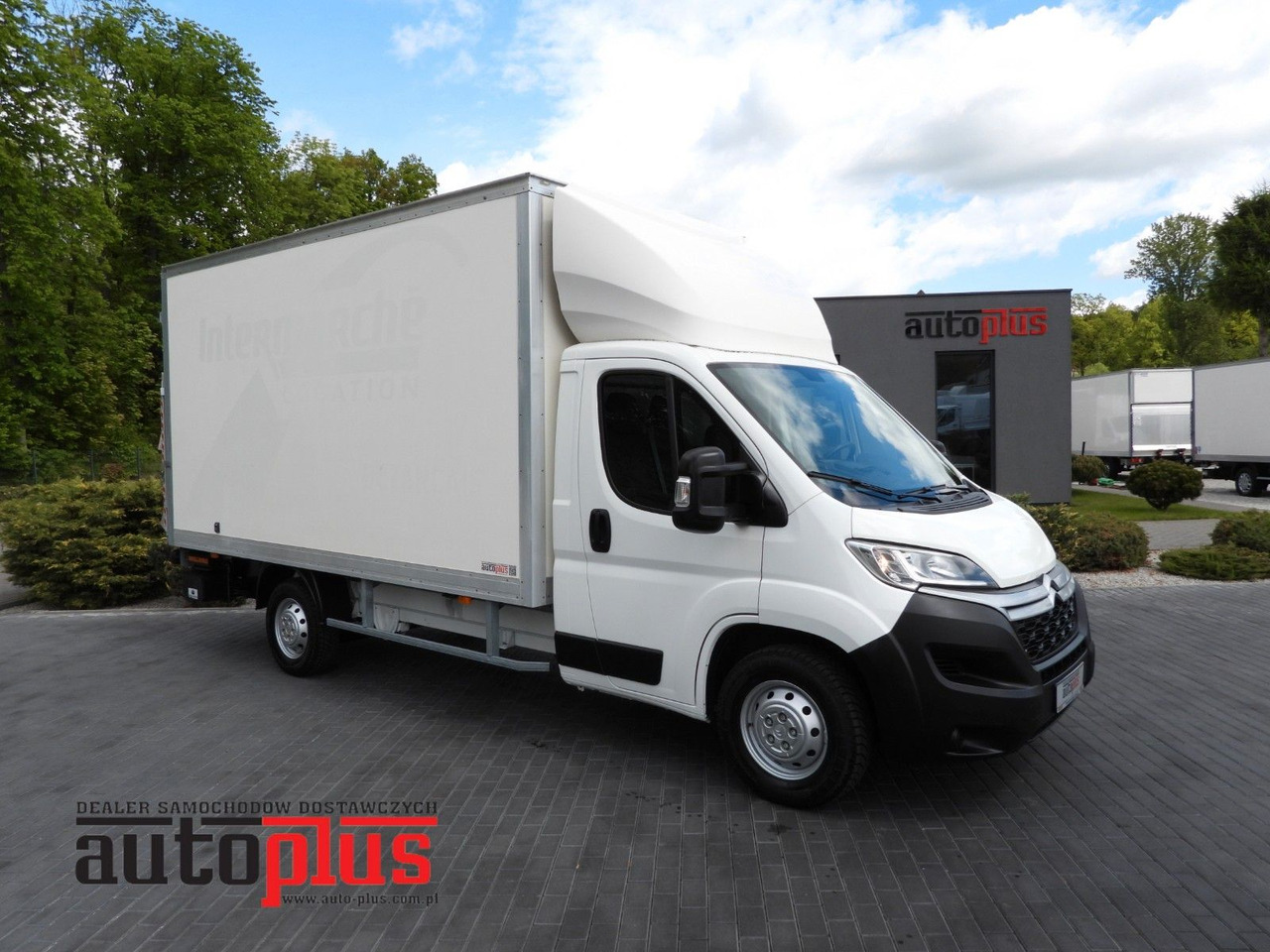 Citroën JUMPER KOFFER AUFZUG 8 PALETTEN TEMPOMAT NAVI Citroën JUMPER KOFFER AUFZUG 8 PALETTEN TEMPOMAT NAVI - Tarbesõiduk furgoon: pilt 1 Citroën JUMPER KOFFER AUFZUG 8 PALETTEN TEMPOMAT NAVI Citroën JUMPER KOFFER AUFZUG 8 PALETTEN TEMPOMAT NAVI - Tarbesõiduk furgoon: pilt 1