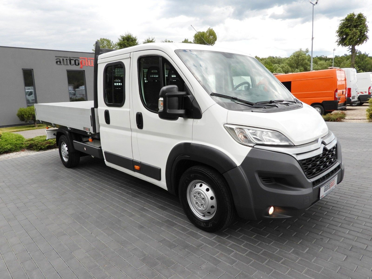 Citroën JUMPER PRITSCHE DOPPELKABINE DOKA 7 SITZE - Madelauto, Meeskonnaauto: pilt 4 Citroën JUMPER PRITSCHE DOPPELKABINE DOKA 7 SITZE - Madelauto, Meeskonnaauto: pilt 4