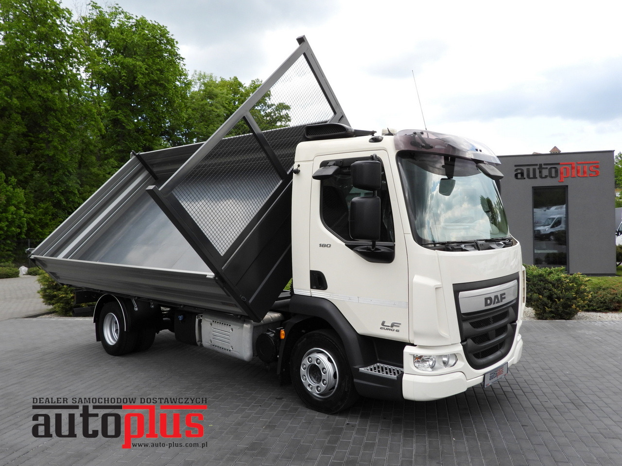 DAF LF 180 THREE-WAY TIPPER CRUISE CONTROL LED LIGHTS AUTOMATIC TRANSMISSION TWIN WHEELS AIR CONDITIONING 180HP - Kallurauto: pilt 1 DAF LF 180 THREE-WAY TIPPER CRUISE CONTROL LED LIGHTS AUTOMATIC TRANSMISSION TWIN WHEELS AIR CONDITIONING 180HP - Kallurauto: pilt 1