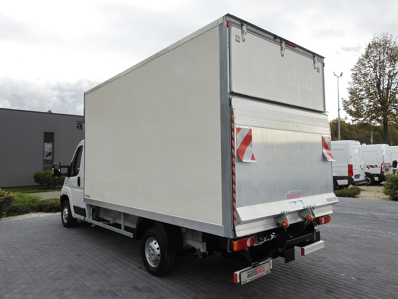 Tarbesõiduk furgoon FIAT DUCATO BOX LIFT 8 PALLETS CRUISE CONTROL NAVIGATION AIR CONDITIONING LED LIGHTS 130HP: pilt 9 Tarbesõiduk furgoon FIAT DUCATO BOX LIFT 8 PALLETS CRUISE CONTROL NAVIGATION AIR CONDITIONING LED LIGHTS 130HP: pilt 9