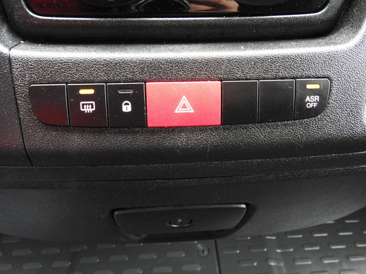 Tarbesõiduk furgoon FIAT DUCATO BOX LIFT 8 PALLETS CRUISE CONTROL NAVIGATION AIR CONDITIONING LED LIGHTS 130HP: pilt 41 Tarbesõiduk furgoon FIAT DUCATO BOX LIFT 8 PALLETS CRUISE CONTROL NAVIGATION AIR CONDITIONING LED LIGHTS 130HP: pilt 41