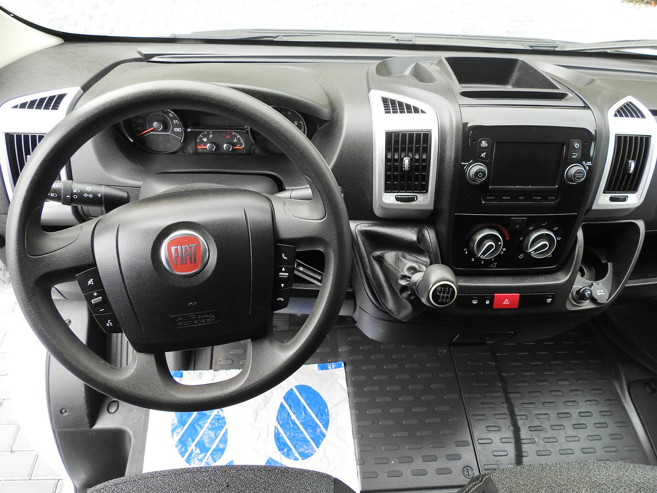 Tarbesõiduk furgoon FIAT DUCATO BOX LIFT 8 PALLETS CRUISE CONTROL NAVIGATION AIR CONDITIONING LED LIGHTS 130HP: pilt 32 Tarbesõiduk furgoon FIAT DUCATO BOX LIFT 8 PALLETS CRUISE CONTROL NAVIGATION AIR CONDITIONING LED LIGHTS 130HP: pilt 32