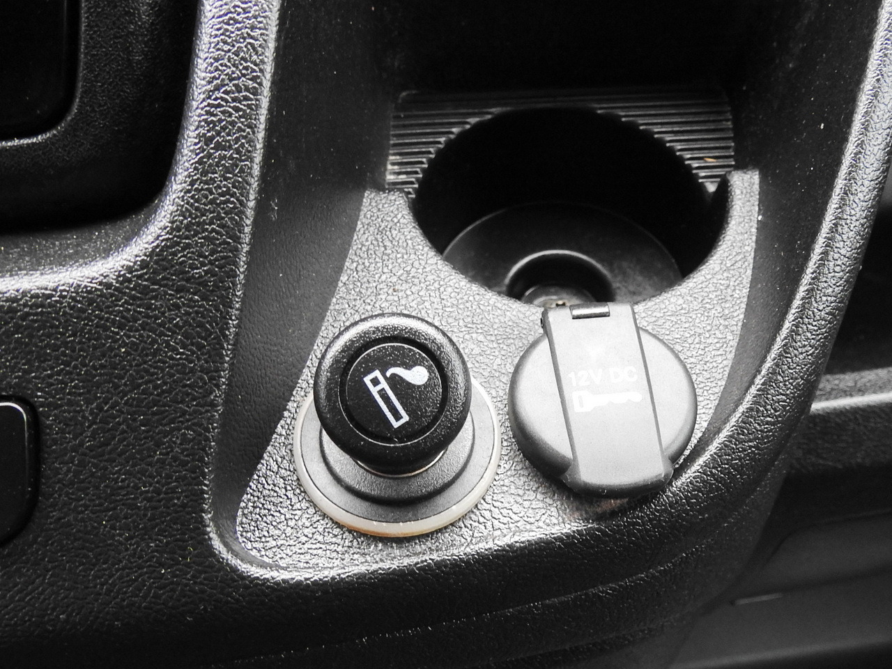 Tarbesõiduk furgoon FIAT DUCATO BOX LIFT 8 PALLETS CRUISE CONTROL NAVIGATION AIR CONDITIONING LED LIGHTS 130HP: pilt 42 Tarbesõiduk furgoon FIAT DUCATO BOX LIFT 8 PALLETS CRUISE CONTROL NAVIGATION AIR CONDITIONING LED LIGHTS 130HP: pilt 42