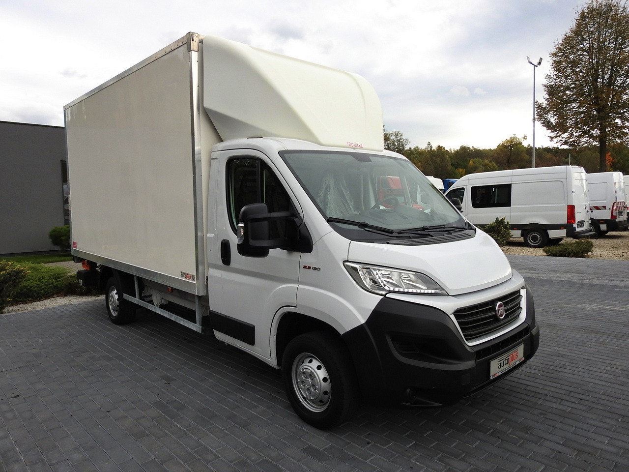 FIAT DUCATO BOX LIFT 8 PALLETS CRUISE CONTROL NAVIGATION AIR CONDITIONING LED LIGHTS 130HP - Tarbesõiduk furgoon: pilt 4 FIAT DUCATO BOX LIFT 8 PALLETS CRUISE CONTROL NAVIGATION AIR CONDITIONING LED LIGHTS 130HP - Tarbesõiduk furgoon: pilt 4