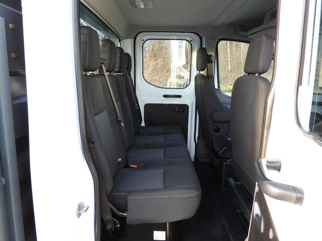 Meeskonnaauto FORD TRANSIT 4x4 STAKE BODY DOUBLE CABIN DOKA 6 SEATS CRUISE CONTROL LED LIGHTS AIR CONDITIONING 170HP: pilt 45 Meeskonnaauto FORD TRANSIT 4x4 STAKE BODY DOUBLE CABIN DOKA 6 SEATS CRUISE CONTROL LED LIGHTS AIR CONDITIONING 170HP: pilt 45