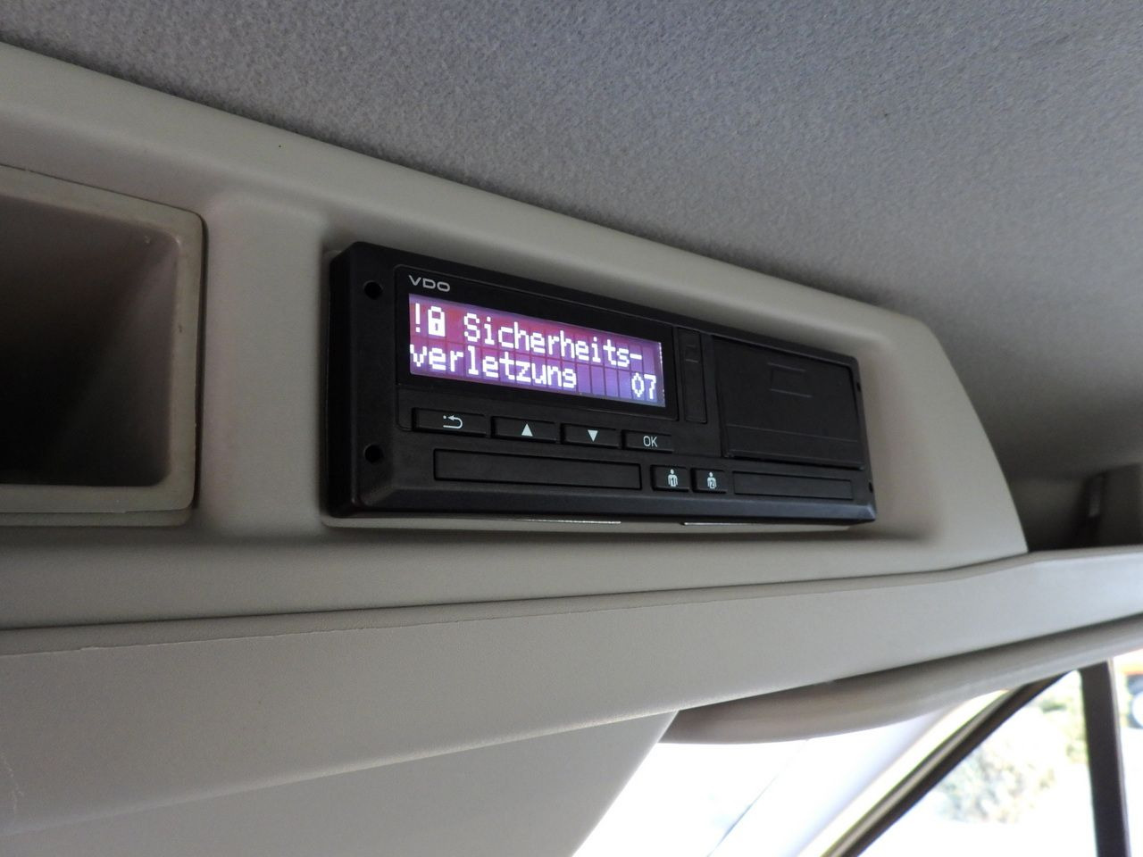 Meeskonnaauto FORD TRANSIT 4x4 STAKE BODY DOUBLE CABIN DOKA 6 SEATS CRUISE CONTROL LED LIGHTS AIR CONDITIONING 170HP: pilt 5 Meeskonnaauto FORD TRANSIT 4x4 STAKE BODY DOUBLE CABIN DOKA 6 SEATS CRUISE CONTROL LED LIGHTS AIR CONDITIONING 170HP: pilt 5