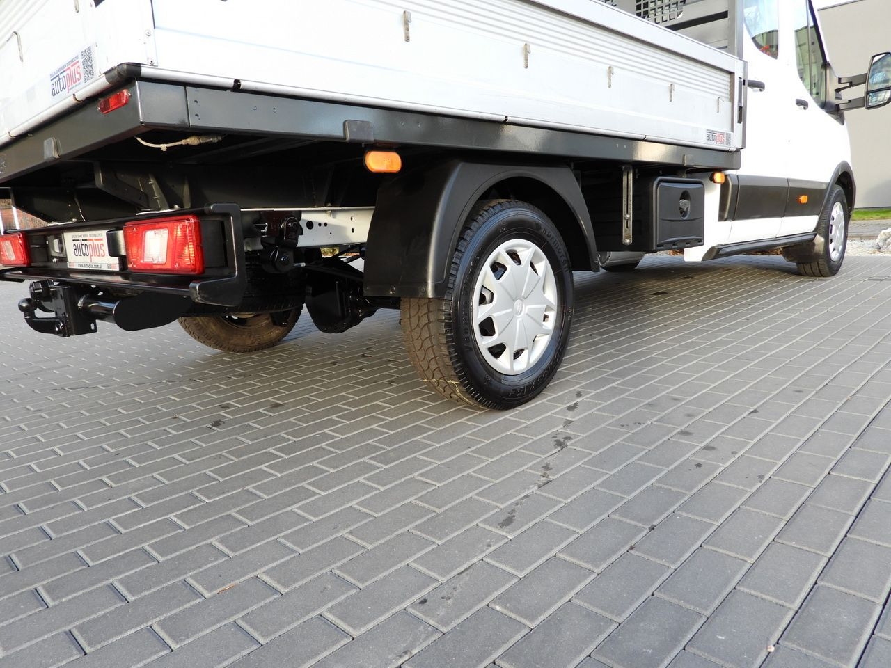 Meeskonnaauto FORD TRANSIT 4x4 STAKE BODY DOUBLE CABIN DOKA 6 SEATS CRUISE CONTROL LED LIGHTS AIR CONDITIONING 170HP: pilt 21 Meeskonnaauto FORD TRANSIT 4x4 STAKE BODY DOUBLE CABIN DOKA 6 SEATS CRUISE CONTROL LED LIGHTS AIR CONDITIONING 170HP: pilt 21