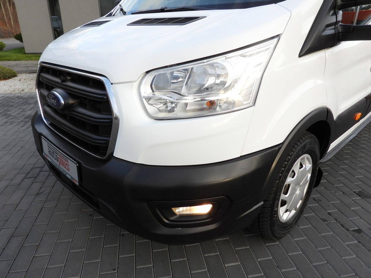 Meeskonnaauto FORD TRANSIT 4x4 STAKE BODY DOUBLE CABIN DOKA 6 SEATS CRUISE CONTROL LED LIGHTS AIR CONDITIONING 170HP: pilt 17 Meeskonnaauto FORD TRANSIT 4x4 STAKE BODY DOUBLE CABIN DOKA 6 SEATS CRUISE CONTROL LED LIGHTS AIR CONDITIONING 170HP: pilt 17