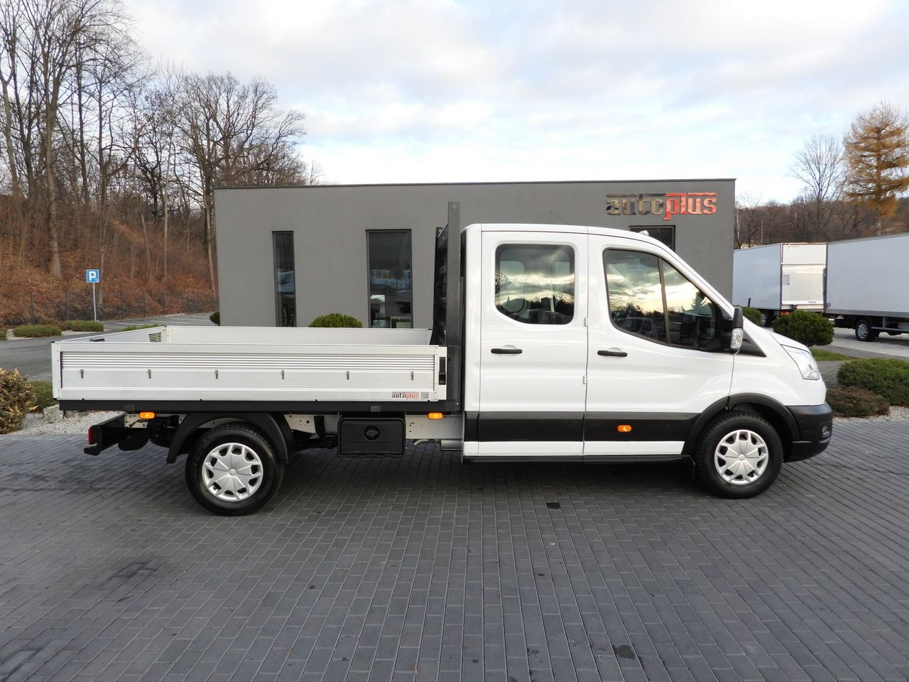 Meeskonnaauto FORD TRANSIT 4x4 STAKE BODY DOUBLE CABIN DOKA 6 SEATS CRUISE CONTROL LED LIGHTS AIR CONDITIONING 170HP: pilt 8 Meeskonnaauto FORD TRANSIT 4x4 STAKE BODY DOUBLE CABIN DOKA 6 SEATS CRUISE CONTROL LED LIGHTS AIR CONDITIONING 170HP: pilt 8