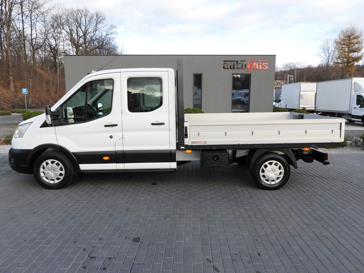 Meeskonnaauto FORD TRANSIT 4x4 STAKE BODY DOUBLE CABIN DOKA 6 SEATS CRUISE CONTROL LED LIGHTS AIR CONDITIONING 170HP: pilt 9 Meeskonnaauto FORD TRANSIT 4x4 STAKE BODY DOUBLE CABIN DOKA 6 SEATS CRUISE CONTROL LED LIGHTS AIR CONDITIONING 170HP: pilt 9
