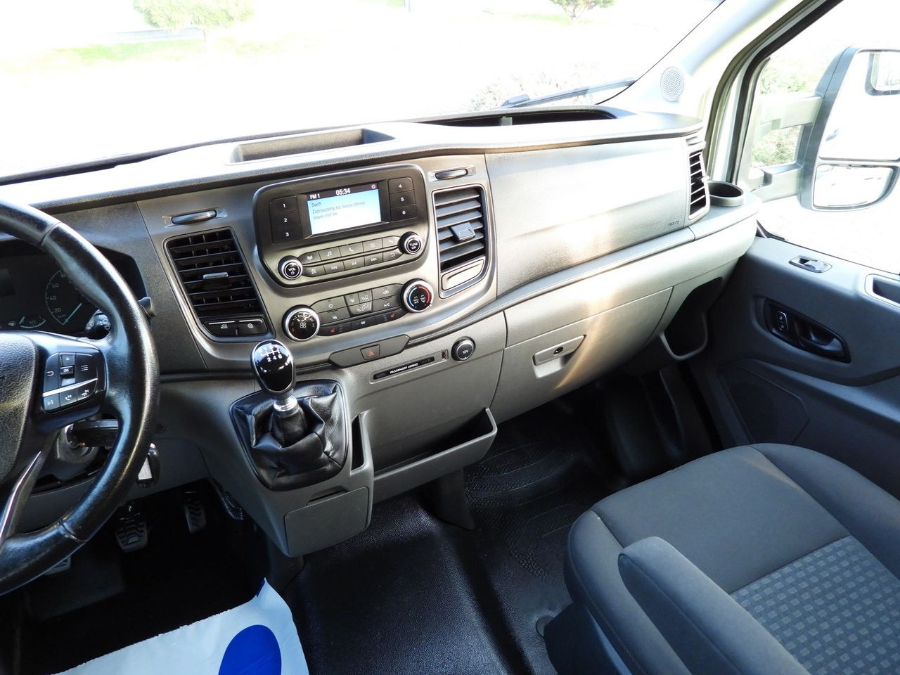 Meeskonnaauto FORD TRANSIT 4x4 STAKE BODY DOUBLE CABIN DOKA 6 SEATS CRUISE CONTROL LED LIGHTS AIR CONDITIONING 170HP: pilt 35 Meeskonnaauto FORD TRANSIT 4x4 STAKE BODY DOUBLE CABIN DOKA 6 SEATS CRUISE CONTROL LED LIGHTS AIR CONDITIONING 170HP: pilt 35