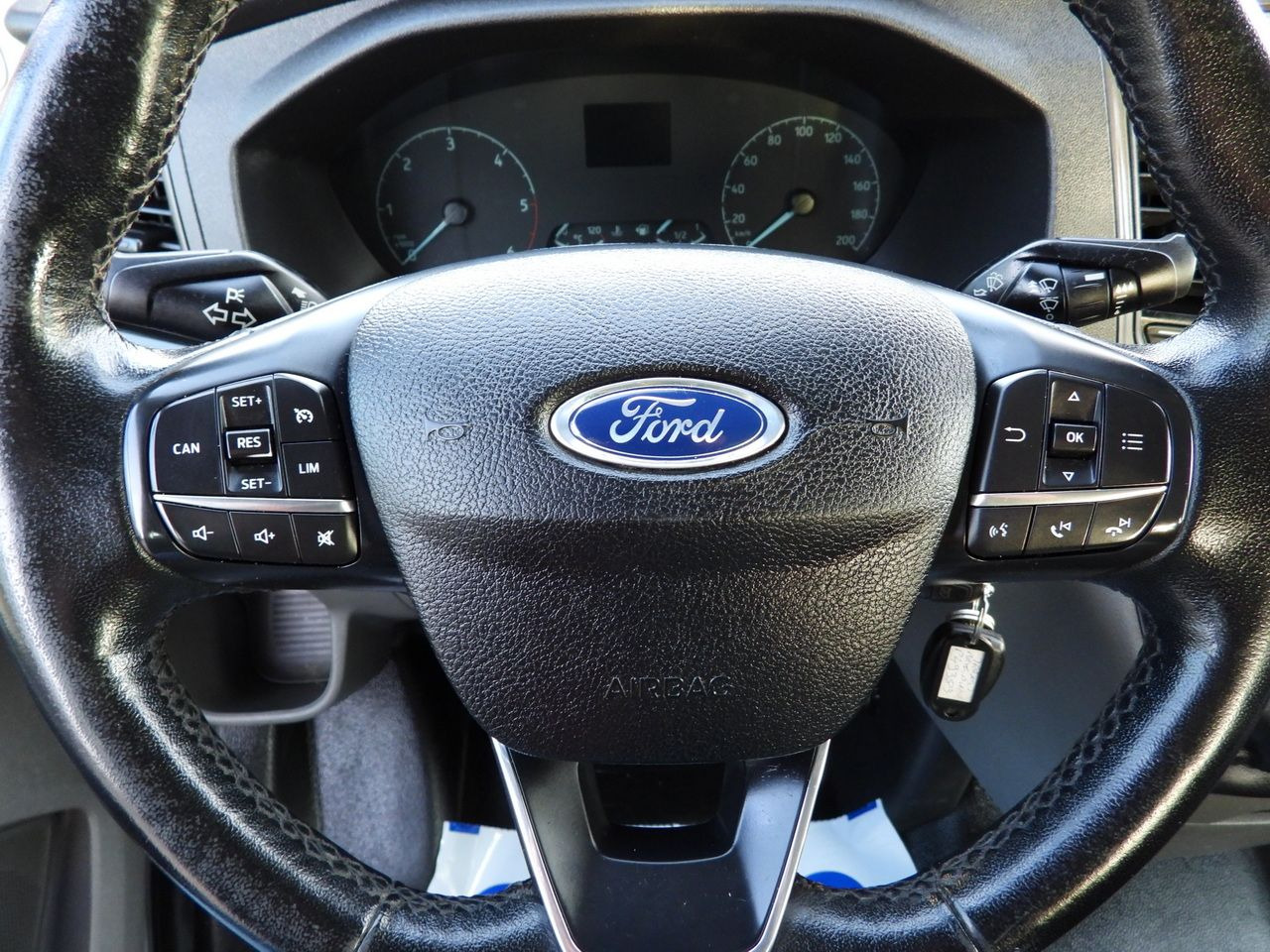 Meeskonnaauto FORD TRANSIT 4x4 STAKE BODY DOUBLE CABIN DOKA 6 SEATS CRUISE CONTROL LED LIGHTS AIR CONDITIONING 170HP: pilt 32 Meeskonnaauto FORD TRANSIT 4x4 STAKE BODY DOUBLE CABIN DOKA 6 SEATS CRUISE CONTROL LED LIGHTS AIR CONDITIONING 170HP: pilt 32