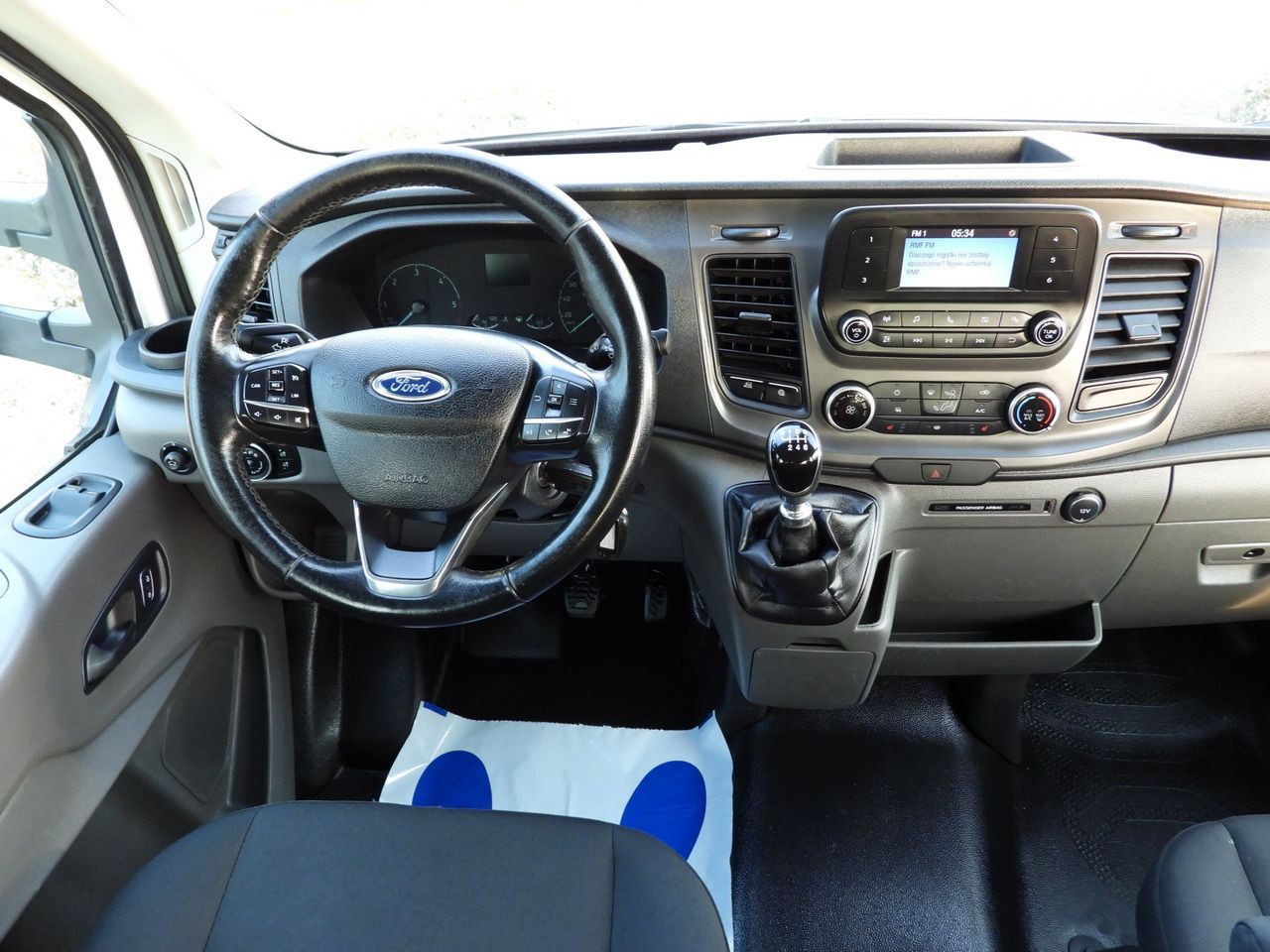 Meeskonnaauto FORD TRANSIT 4x4 STAKE BODY DOUBLE CABIN DOKA 6 SEATS CRUISE CONTROL LED LIGHTS AIR CONDITIONING 170HP: pilt 31 Meeskonnaauto FORD TRANSIT 4x4 STAKE BODY DOUBLE CABIN DOKA 6 SEATS CRUISE CONTROL LED LIGHTS AIR CONDITIONING 170HP: pilt 31