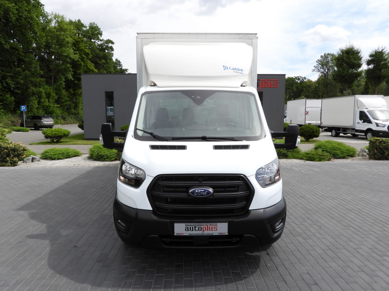 FORD TRANSIT BOX 8 PALLETS CRUISE CONTROL AIR CONDITIONING 130HP - Tarbesõiduk furgoon: pilt 5 FORD TRANSIT BOX 8 PALLETS CRUISE CONTROL AIR CONDITIONING 130HP - Tarbesõiduk furgoon: pilt 5