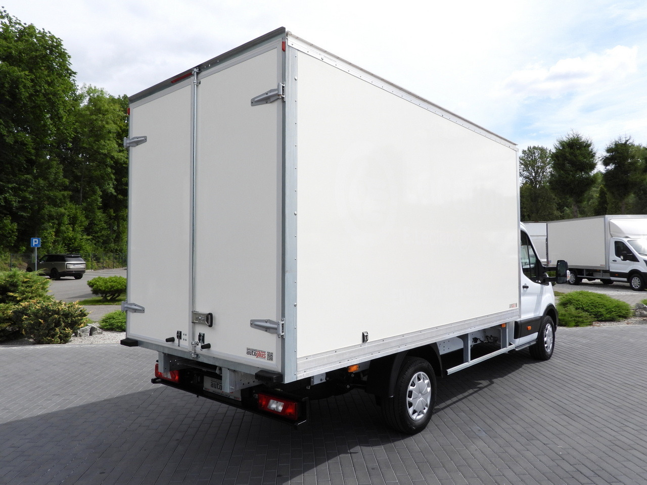 FORD TRANSIT BOX 8 PALLETS CRUISE CONTROL AIR CONDITIONING 130HP - Tarbesõiduk furgoon: pilt 3 FORD TRANSIT BOX 8 PALLETS CRUISE CONTROL AIR CONDITIONING 130HP - Tarbesõiduk furgoon: pilt 3