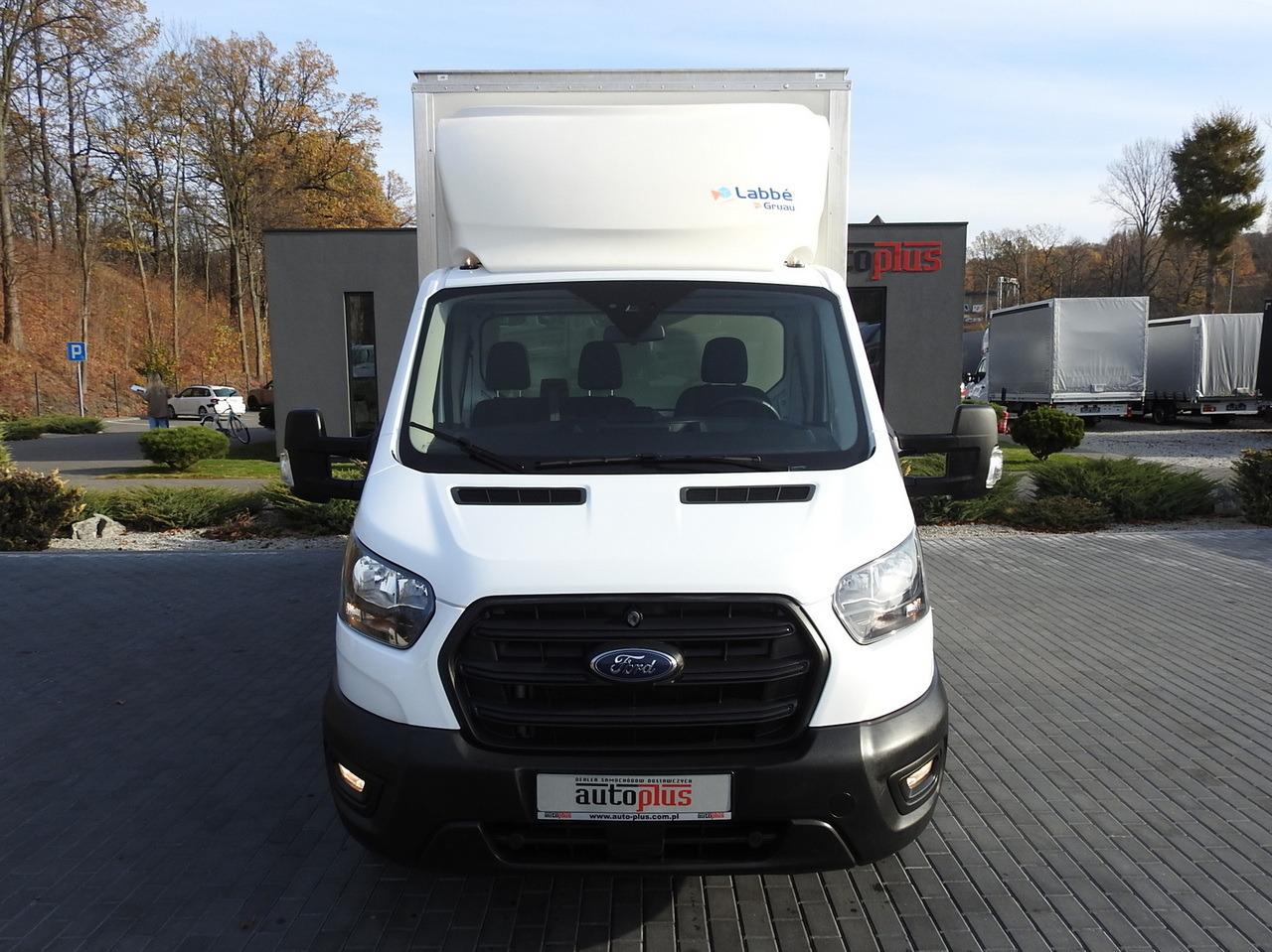 FORD TRANSIT BOX LIFT 8 PALLETS CRUISE CONTROL AIR CONDITIONING 130HP - Tarbesõiduk furgoon: pilt 5 FORD TRANSIT BOX LIFT 8 PALLETS CRUISE CONTROL AIR CONDITIONING 130HP - Tarbesõiduk furgoon: pilt 5