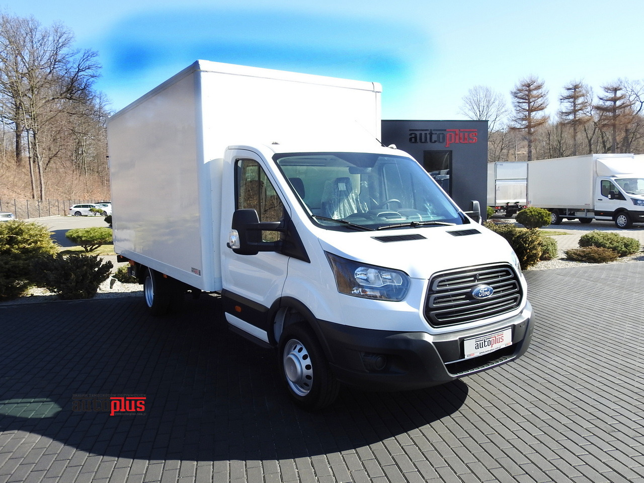 FORD TRANSIT BOX LIFT 8 PALLETS TWIN WHEELS AIR CONDITIONING 130HP - Tarbesõiduk furgoon: pilt 1 FORD TRANSIT BOX LIFT 8 PALLETS TWIN WHEELS AIR CONDITIONING 130HP - Tarbesõiduk furgoon: pilt 1