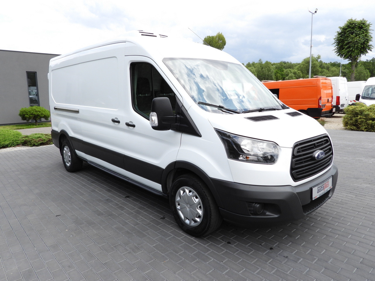 FORD TRANSIT REFRIGERATOR VAN 5*C AIR CONDITIONING 105HP - Tarbesõiduk külmik: pilt 4 FORD TRANSIT REFRIGERATOR VAN 5*C AIR CONDITIONING 105HP - Tarbesõiduk külmik: pilt 4