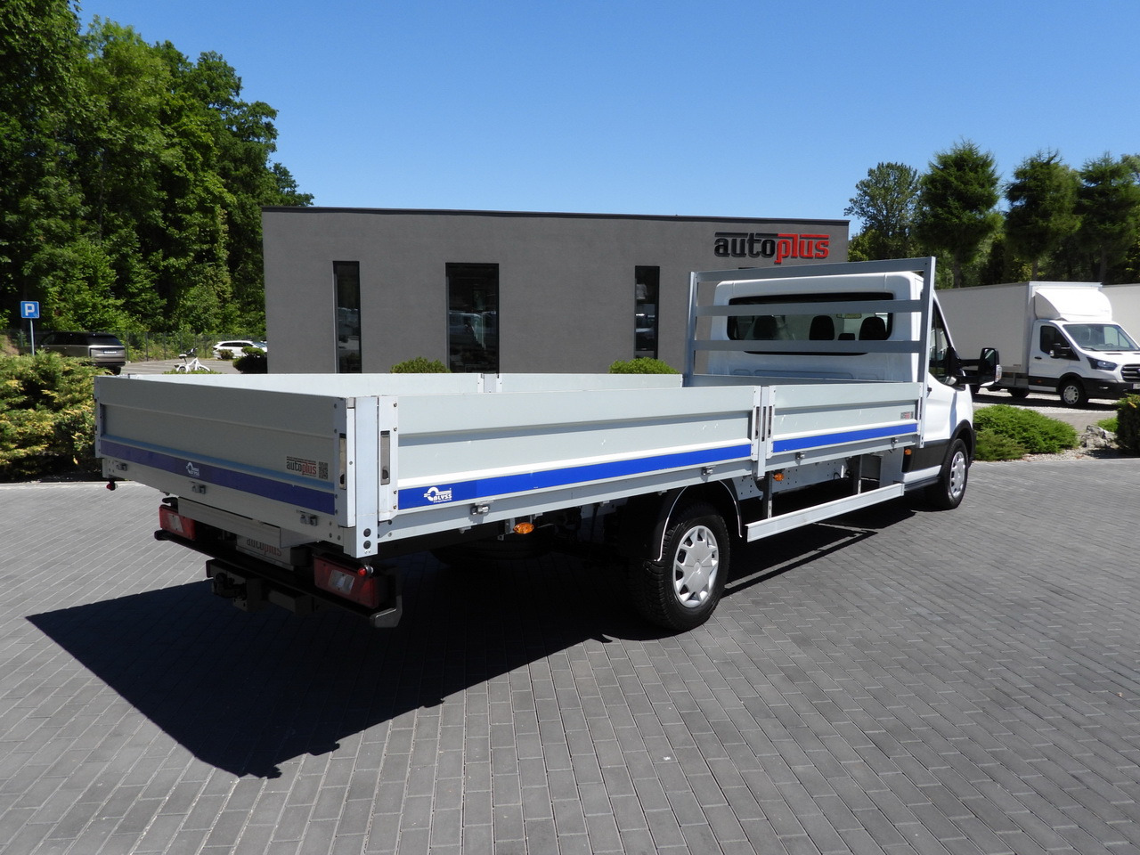 FORD TRANSIT STAKE BODY 10 PALLETS CRUISE CONTROL LED LIGHTS PNEUMATICS AIR CONDITIONING 160HP - Madelauto: pilt 3 FORD TRANSIT STAKE BODY 10 PALLETS CRUISE CONTROL LED LIGHTS PNEUMATICS AIR CONDITIONING 160HP - Madelauto: pilt 3
