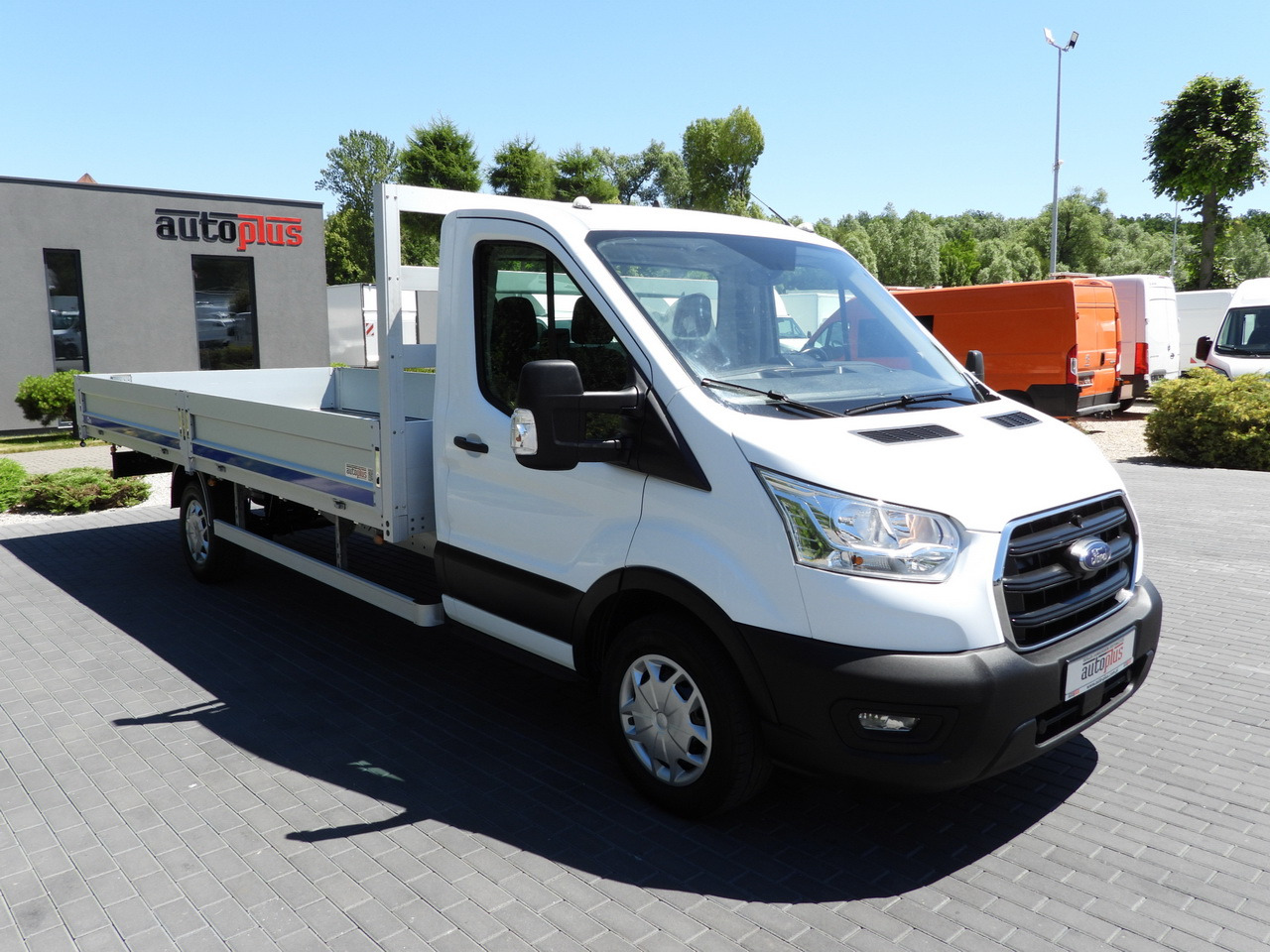 FORD TRANSIT STAKE BODY 10 PALLETS CRUISE CONTROL LED LIGHTS PNEUMATICS AIR CONDITIONING 160HP - Madelauto: pilt 4 FORD TRANSIT STAKE BODY 10 PALLETS CRUISE CONTROL LED LIGHTS PNEUMATICS AIR CONDITIONING 160HP - Madelauto: pilt 4