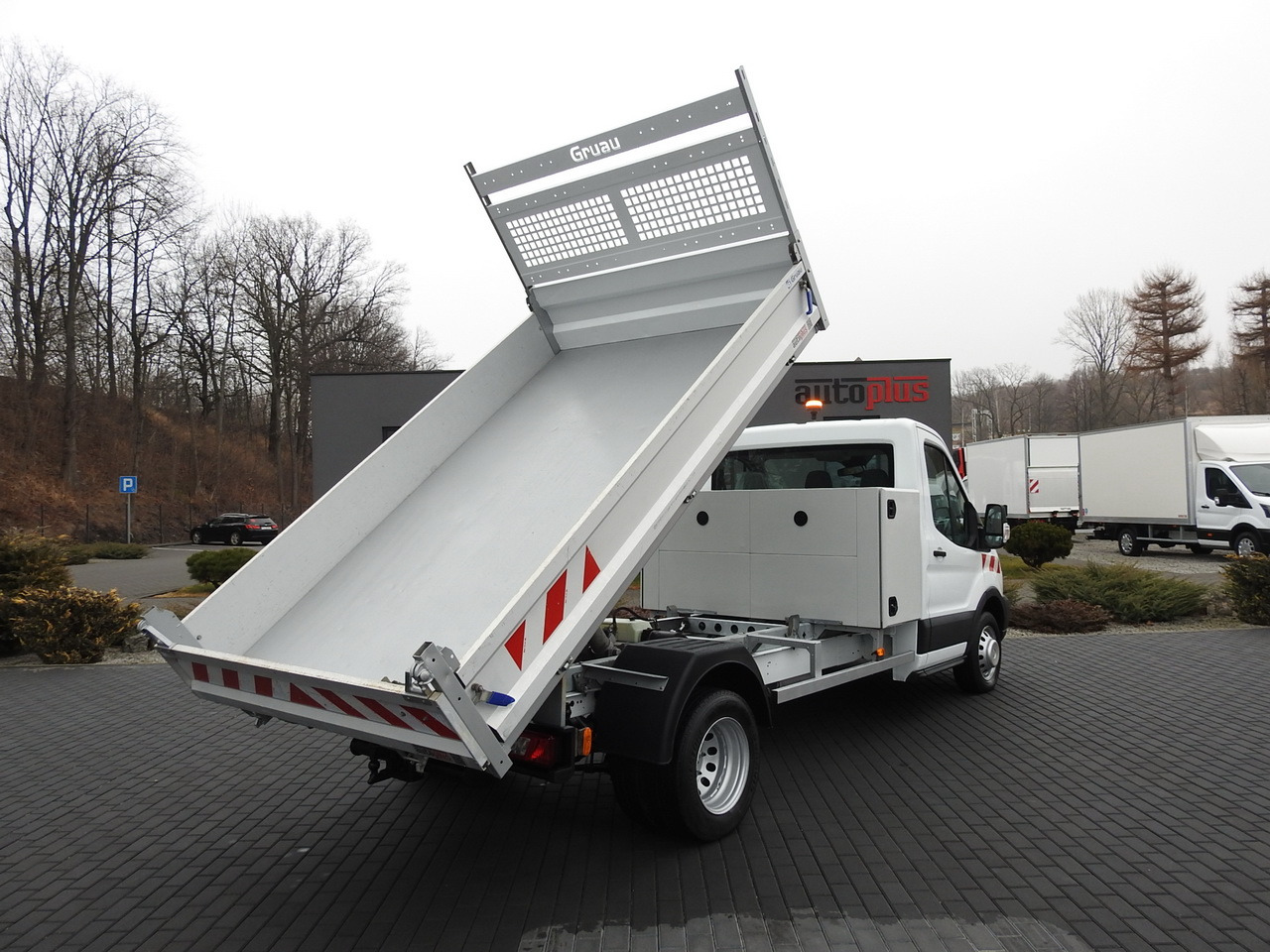 FORD TRANSIT TIPPER CRUISE CONTROL AIR CONDITIONING TWIN WHEELS  170HP - Tarbesõiduk kallur: pilt 3 FORD TRANSIT TIPPER CRUISE CONTROL AIR CONDITIONING TWIN WHEELS  170HP - Tarbesõiduk kallur: pilt 3