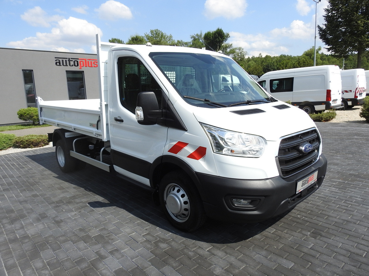 FORD TRANSIT TIPPER CRUISE CONTROL AIR CONDITIONING TWIN WHEELS 170HP - Tarbesõiduk kallur: pilt 4 FORD TRANSIT TIPPER CRUISE CONTROL AIR CONDITIONING TWIN WHEELS 170HP - Tarbesõiduk kallur: pilt 4