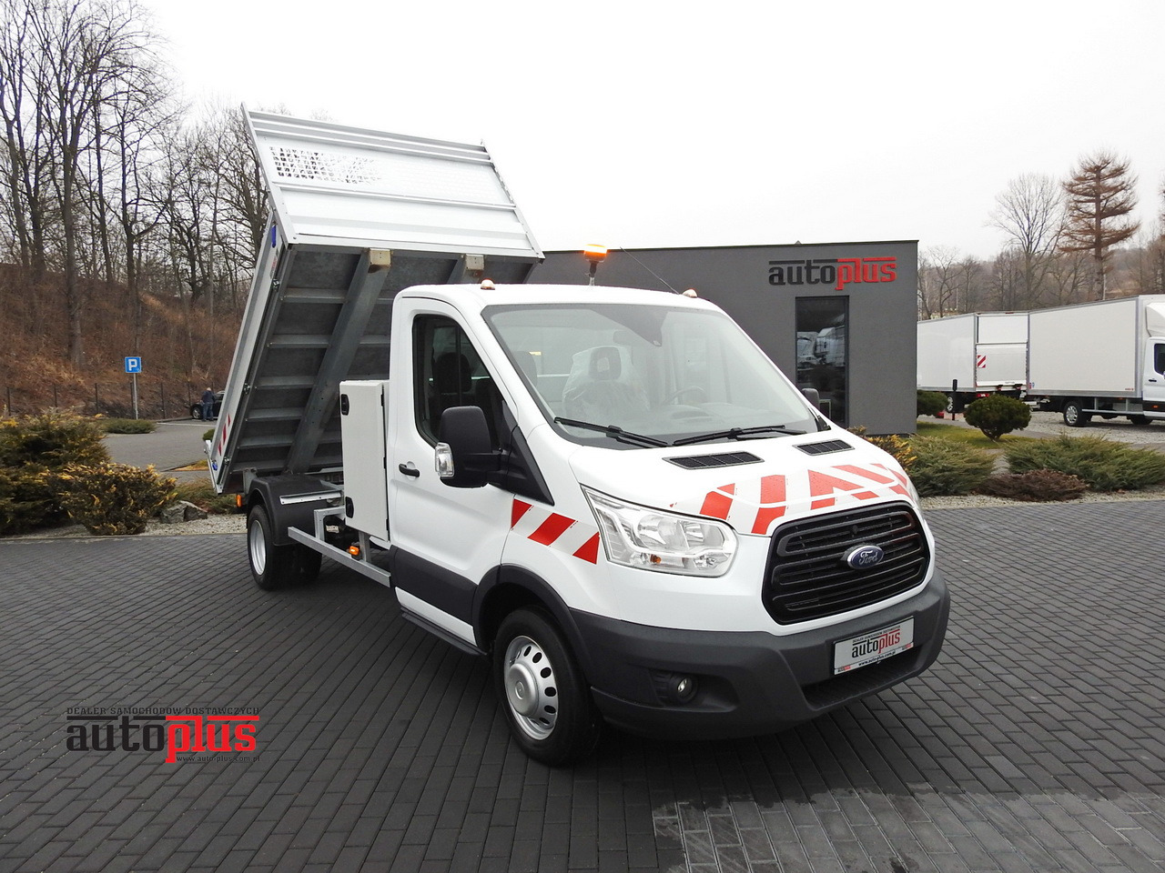 FORD TRANSIT TIPPER CRUISE CONTROL AIR CONDITIONING TWIN WHEELS  170HP - Tarbesõiduk kallur: pilt 1 FORD TRANSIT TIPPER CRUISE CONTROL AIR CONDITIONING TWIN WHEELS  170HP - Tarbesõiduk kallur: pilt 1