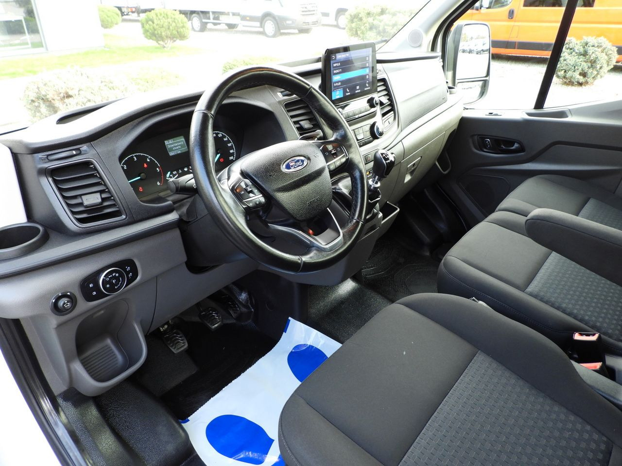 FORD TRANSIT TIPPER CRUISE CONTROL LED LIGHTS TWIN WHEELS AIR CONDITIONING 130HP - Tarbesõiduk kallur: pilt 2 FORD TRANSIT TIPPER CRUISE CONTROL LED LIGHTS TWIN WHEELS AIR CONDITIONING 130HP - Tarbesõiduk kallur: pilt 2