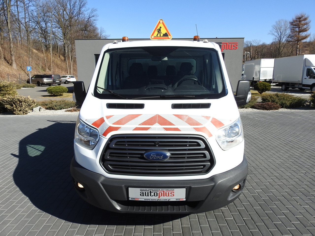 FORD TRANSIT TIPPER DOUBLE CABIN DOKA 6 SEATS CRUISE CONTROL AIR CONDITIONING 130HP - Tarbesõiduk kallur: pilt 5 FORD TRANSIT TIPPER DOUBLE CABIN DOKA 6 SEATS CRUISE CONTROL AIR CONDITIONING 130HP - Tarbesõiduk kallur: pilt 5