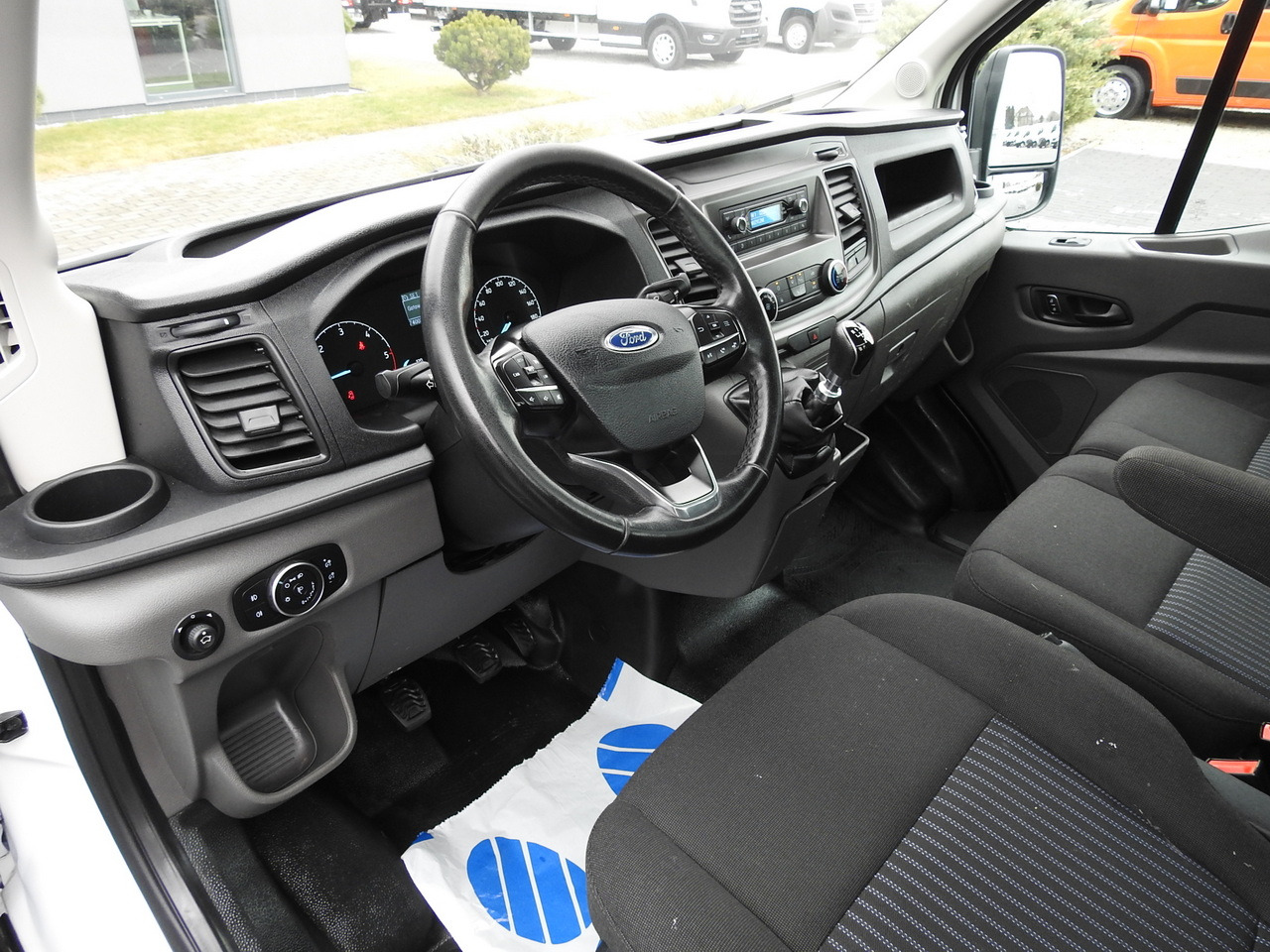 FORD TRANSIT TIPPER LED LIGHTS TWIN WHEELS AIR CONDITIONING  130HP - Tarbesõiduk kallur: pilt 2 FORD TRANSIT TIPPER LED LIGHTS TWIN WHEELS AIR CONDITIONING  130HP - Tarbesõiduk kallur: pilt 2