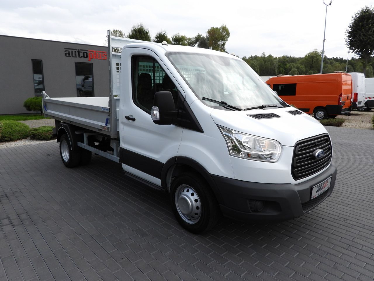 FORD TRANSIT TIPPER TWIN WHEELS 155HP - Tarbesõiduk kallur: pilt 4 FORD TRANSIT TIPPER TWIN WHEELS 155HP - Tarbesõiduk kallur: pilt 4