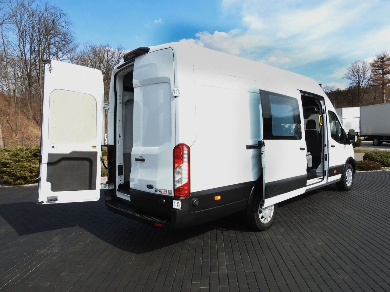 Ford TRANSIT KASTENWAGEN DOPPELKABINE 6 SITZE A/C - Kaubik, Meeskonnaauto: pilt 3 Ford TRANSIT KASTENWAGEN DOPPELKABINE 6 SITZE A/C - Kaubik, Meeskonnaauto: pilt 3