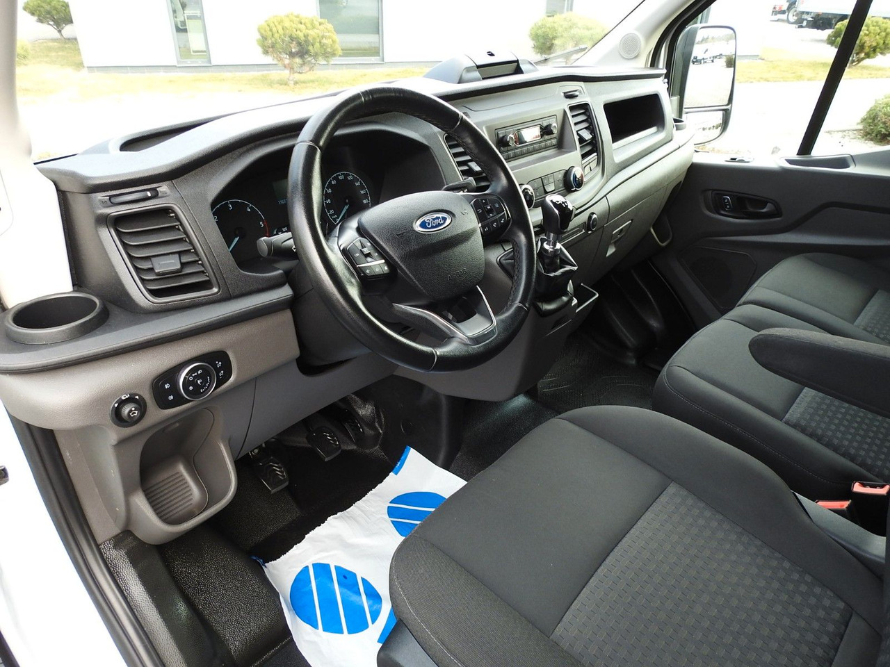 Ford TRANSIT KASTENWAGEN DOPPELKABINE 6 SITZE A/C - Kaubik, Meeskonnaauto: pilt 2 Ford TRANSIT KASTENWAGEN DOPPELKABINE 6 SITZE A/C - Kaubik, Meeskonnaauto: pilt 2