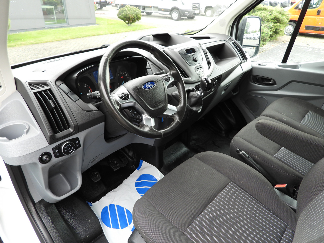 Ford TRANSIT KIPPER DOPPELKABINE DOKA 6 SITZE - Tarbesõiduk kallur, Meeskonnaauto: pilt 2 Ford TRANSIT KIPPER DOPPELKABINE DOKA 6 SITZE - Tarbesõiduk kallur, Meeskonnaauto: pilt 2