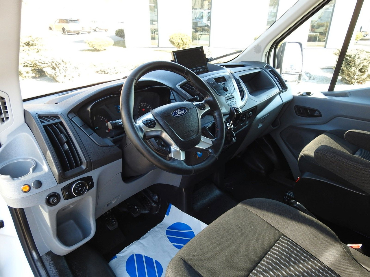 Ford TRANSIT KIPPER DOPPELKABINE DOKA 6 SITZE - Tarbesõiduk kallur, Meeskonnaauto: pilt 2 Ford TRANSIT KIPPER DOPPELKABINE DOKA 6 SITZE - Tarbesõiduk kallur, Meeskonnaauto: pilt 2
