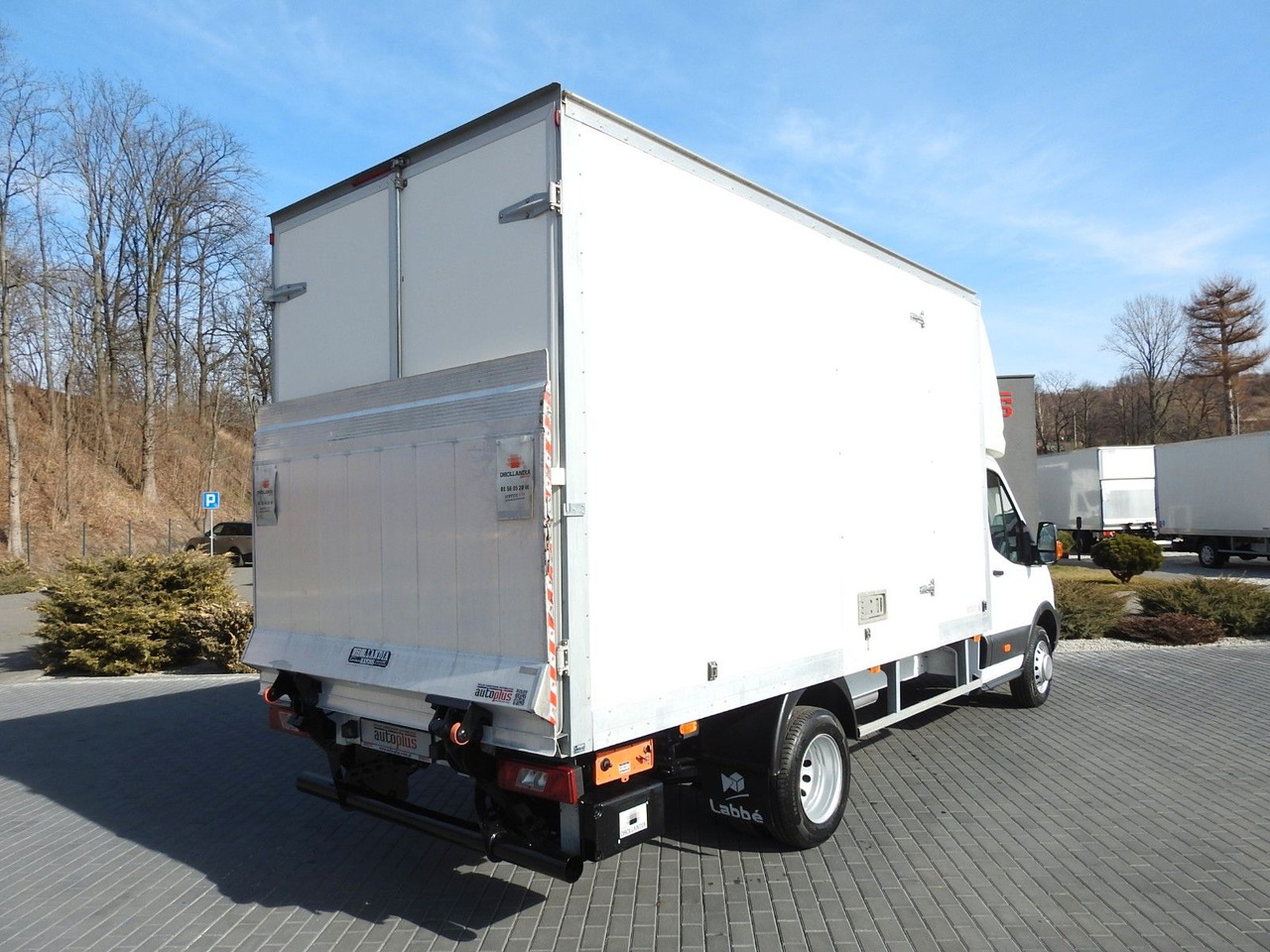 Ford TRANSIT KOFFER AUFZUG 8 PALETTEN TEMPOMAT LED - Tarbesõiduk furgoon: pilt 3 Ford TRANSIT KOFFER AUFZUG 8 PALETTEN TEMPOMAT LED - Tarbesõiduk furgoon: pilt 3