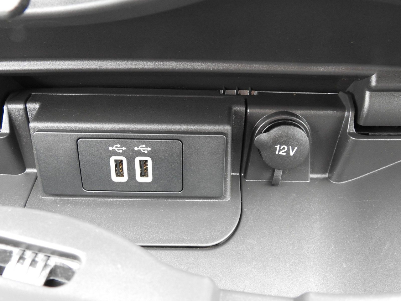 Ford TRANSIT KÜHLKASTENWAGEN 0*C HEIZFUNKTION Ford TRANSIT KÜHLKASTENWAGEN 0*C HEIZFUNKTION liising Ford TRANSIT KÜHLKASTENWAGEN 0*C HEIZFUNKTION Ford TRANSIT KÜHLKASTENWAGEN 0*C HEIZFUNKTION: pilt 27