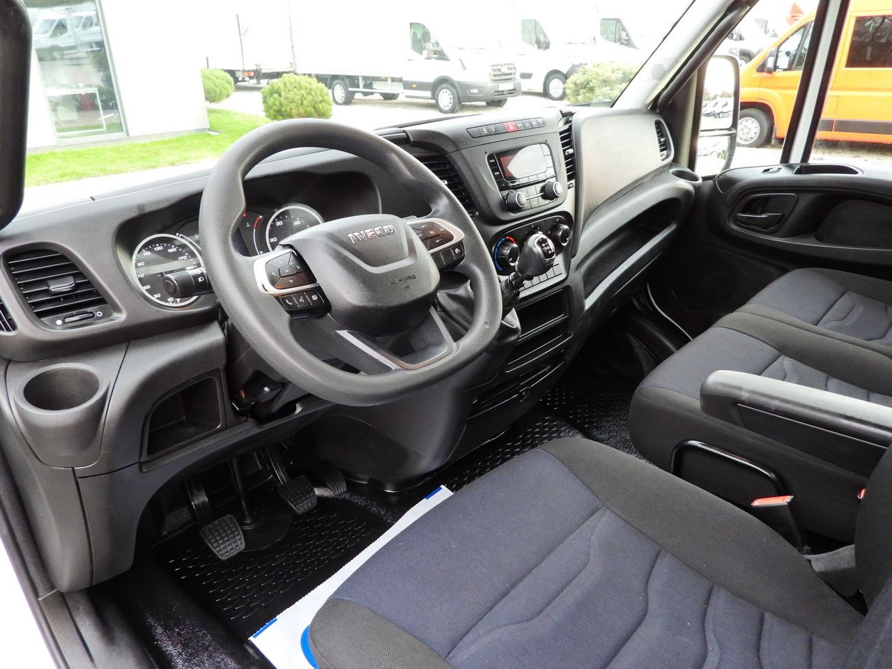 IVECO DAILY 35C14 TIPPER CRUISE CONTROL TWIN WHEELS AIR CONDITIONING 140HP - Tarbesõiduk kallur: pilt 2 IVECO DAILY 35C14 TIPPER CRUISE CONTROL TWIN WHEELS AIR CONDITIONING 140HP - Tarbesõiduk kallur: pilt 2