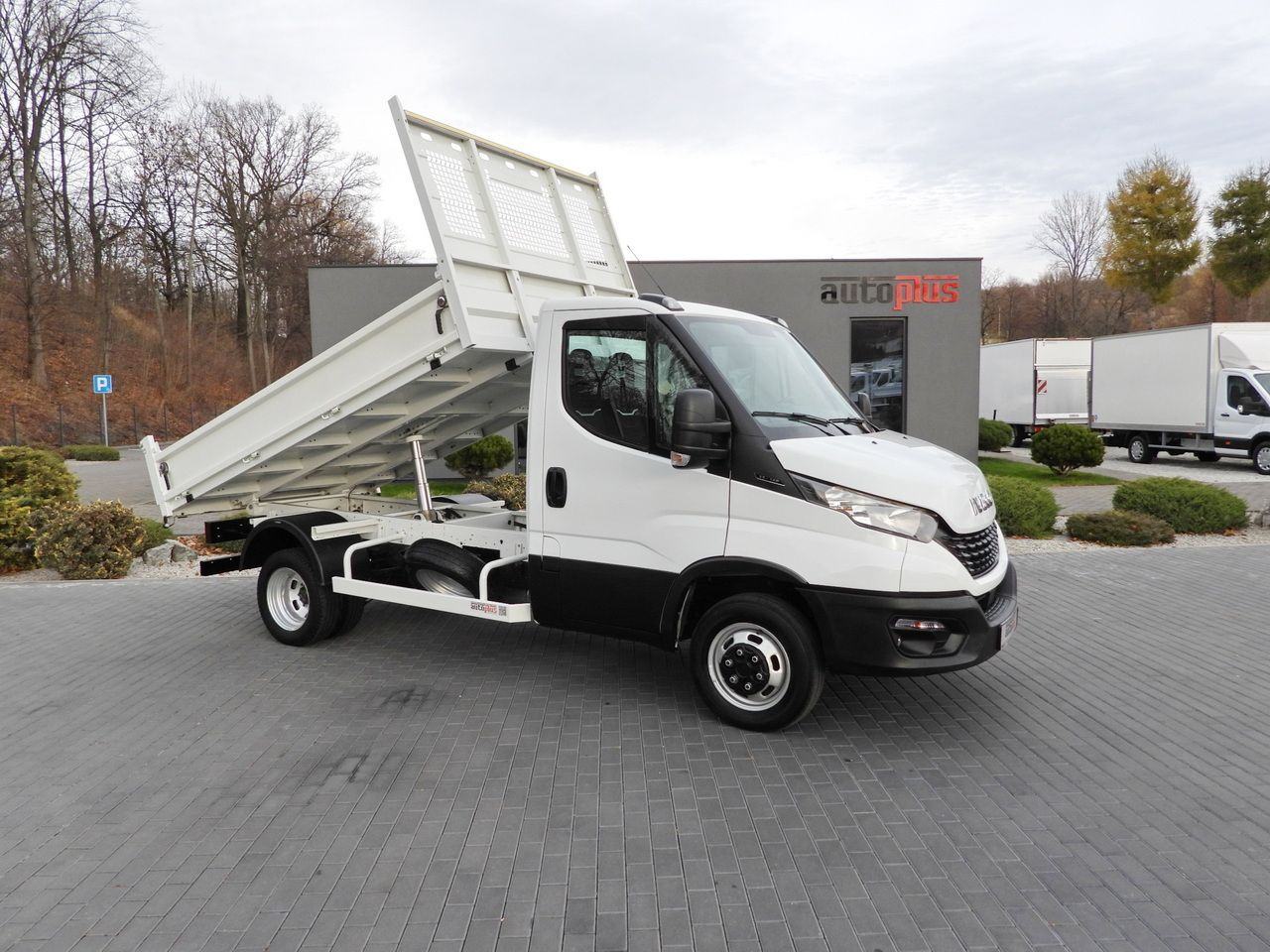IVECO DAILY 35C14 TIPPER CRUISE CONTROL TWIN WHEELS AIR CONDITIONING 140HP - Tarbesõiduk kallur: pilt 4 IVECO DAILY 35C14 TIPPER CRUISE CONTROL TWIN WHEELS AIR CONDITIONING 140HP - Tarbesõiduk kallur: pilt 4