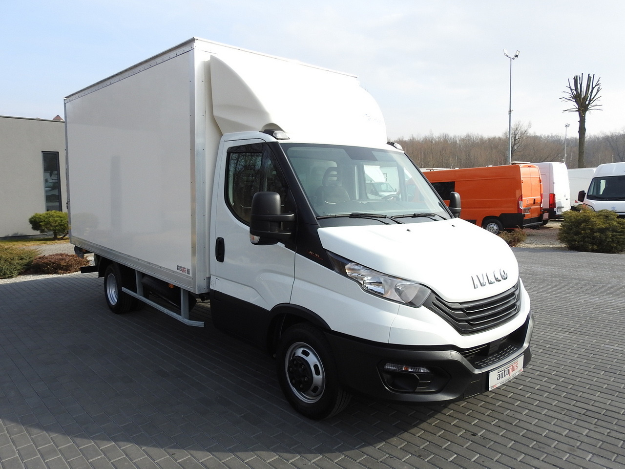 IVECO DAILY 35C16 BOX LIFT 8 PALLETS CRUISE CONTROL TWIN WHEELS AIR CONDITIONING 160HP - Tarbesõiduk furgoon: pilt 4 IVECO DAILY 35C16 BOX LIFT 8 PALLETS CRUISE CONTROL TWIN WHEELS AIR CONDITIONING 160HP - Tarbesõiduk furgoon: pilt 4