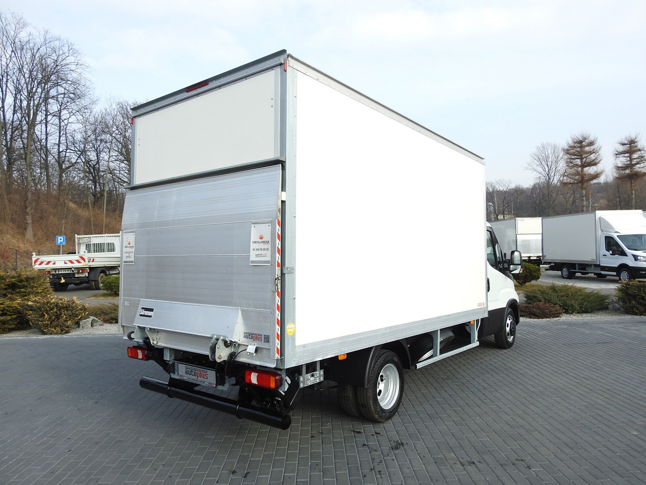 IVECO DAILY 35C16 BOX LIFT 8 PALLETS CRUISE CONTROL TWIN WHEELS AIR CONDITIONING 160HP - Tarbesõiduk furgoon: pilt 3 IVECO DAILY 35C16 BOX LIFT 8 PALLETS CRUISE CONTROL TWIN WHEELS AIR CONDITIONING 160HP - Tarbesõiduk furgoon: pilt 3