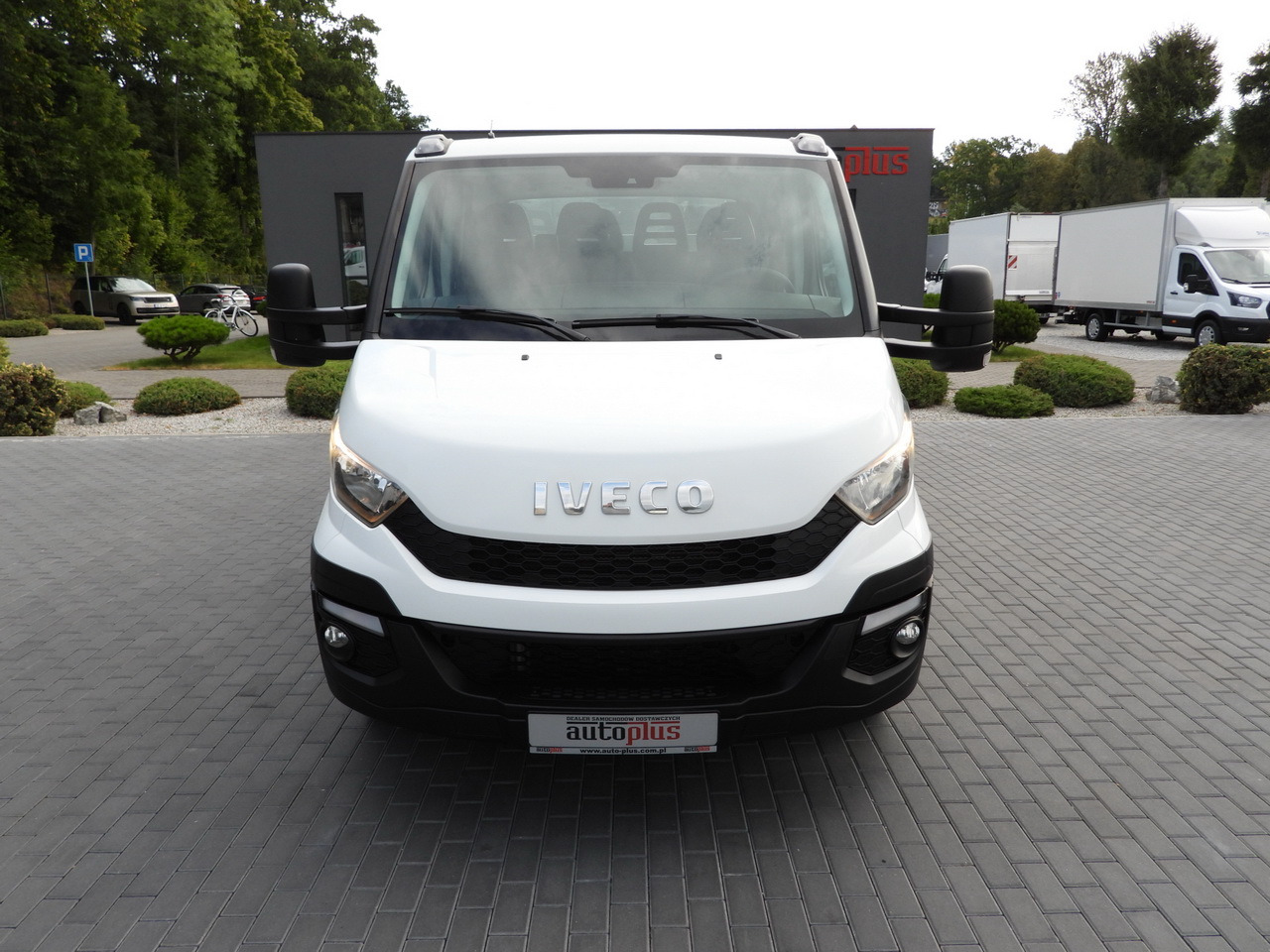IVECO DAILY 35C17 STAKE BODY DOUBLE CABIN DOKA 7 SEATS CRUISE CONTROL TWIN WHEELS AIR CONDITIONING 170HP - Meeskonnaauto: pilt 5 IVECO DAILY 35C17 STAKE BODY DOUBLE CABIN DOKA 7 SEATS CRUISE CONTROL TWIN WHEELS AIR CONDITIONING 170HP - Meeskonnaauto: pilt 5